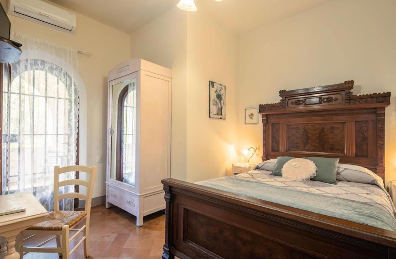 Villa Albertina Монтеспертоли Екстериор снимка