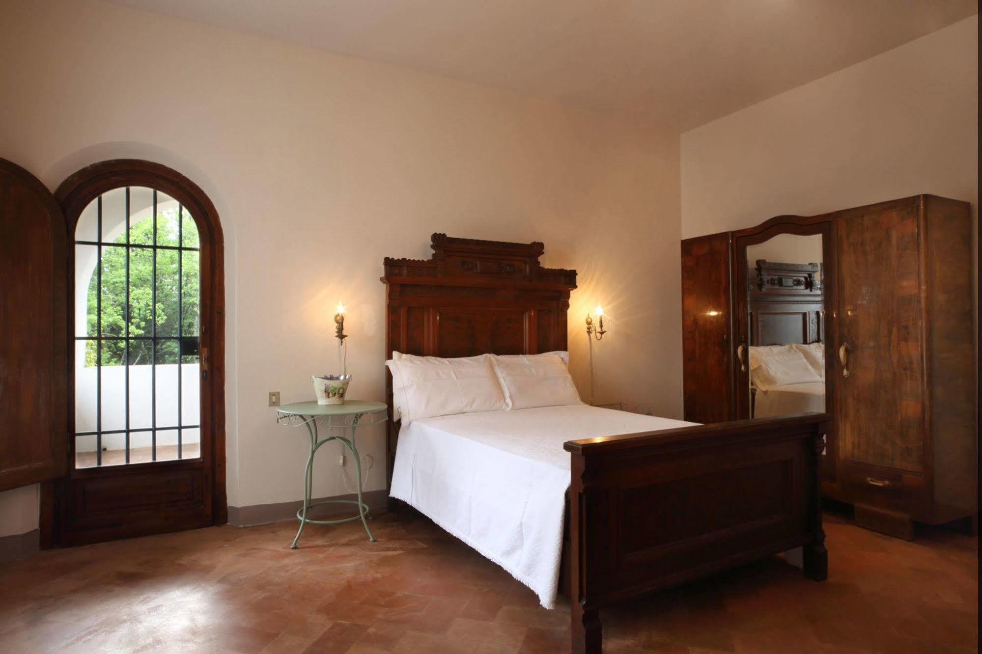 Villa Albertina Монтеспертоли Екстериор снимка